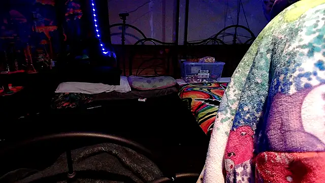 Stonermama666420 online show from 10-09-25, 03:29