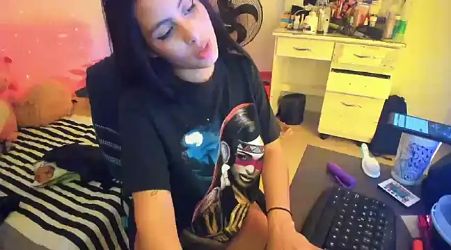 Snapshot of bunny_1922 chatting on 12-31-24, 06:59 bunny 1922 online show from 12-31-24, 06:59