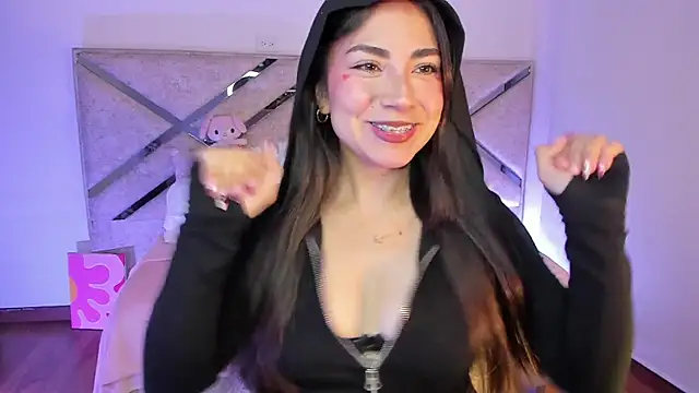 Melody 04 online show from 10-30-25, 03:49