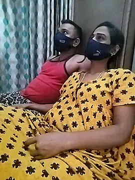 Snapshot of sweety_telugu_couple2027 chatting on 03-03-25, 03:54 sweety telugu couple2027 online show from 03-03-25, 03:54