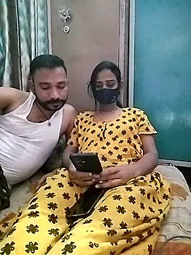 Snapshot of sweety_telugu_couple2027 chatting on 03-08-25, 03:35 sweety telugu couple2027 online show from 03-08-25, 03:35