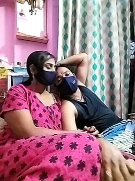 Snapshot of sweety_telugu_couple2027 chatting on 03-18-25, 05:23 sweety telugu couple2027 online show from 03-18-25, 05:23
