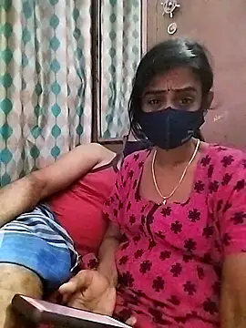 Snapshot of sweety_telugu_couple2027 chatting on 03-09-25, 03:27 sweety telugu couple2027 online show from 03-09-25, 03:27