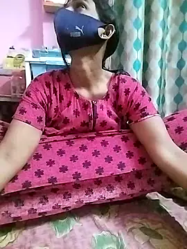 Snapshot of sweety_telugu_couple2027 chatting on 03-18-25, 04:50 sweety telugu couple2027 online show from 03-18-25, 04:50