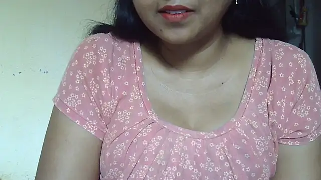 Snapshot of Suhana-sapna chatting on 10-31-25, 03:14 Suhana-sapna online show from 10-31-25, 03:14