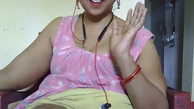 Snapshot of Suhana-sapna chatting on 09-20-25, 06:51 Suhana-sapna online show from 09-20-25, 06:51