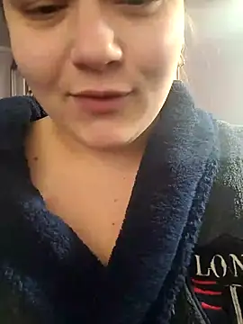 Snapshot of Sweetchubbybbw chatting on 01-29-25, 10:16 Sweetchubbybbw online show from 01-29-25, 10:16
