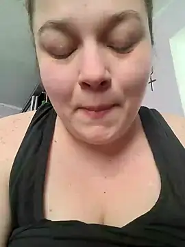 Snapshot of Sweetchubbybbw chatting on 02-11-25, 11:42 Sweetchubbybbw online show from 02-11-25, 11:42