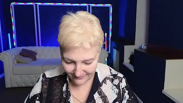 Snapshot of Sandra_Snow chatting on 02-08-25, 05:50 Sandra Snow online show from 02-08-25, 05:50