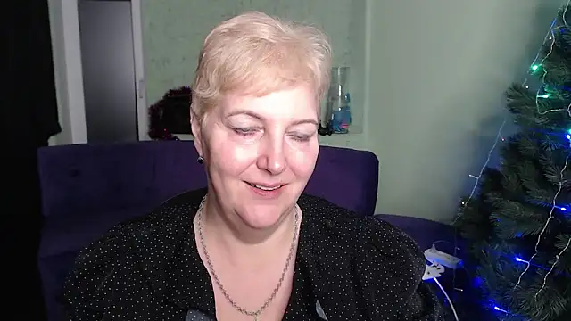 Snapshot of Sandra_Snow chatting on 01-10-25, 06:06 Sandra Snow online show from 01-10-25, 06:06