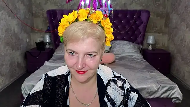 Snapshot of Sandra_Snow chatting on 02-14-25, 08:59 Sandra Snow online show from 02-14-25, 08:59