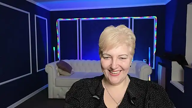 Snapshot of Sandra_Snow chatting on 02-06-25, 05:30 Sandra Snow online show from 02-06-25, 05:30