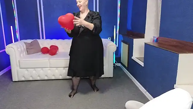 Snapshot of Sandra_Snow chatting on 02-18-25, 06:26 Sandra Snow online show from 02-18-25, 06:26