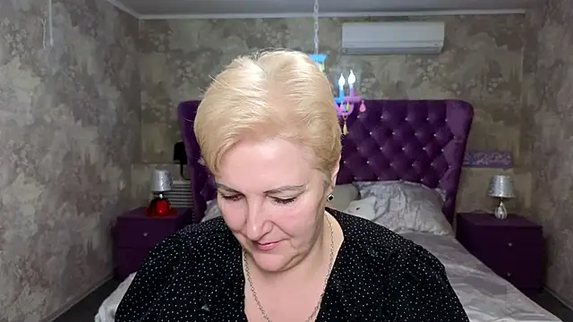 Snapshot of Sandra_Snow chatting on 02-01-25, 02:13 Sandra Snow online show from 02-01-25, 02:13