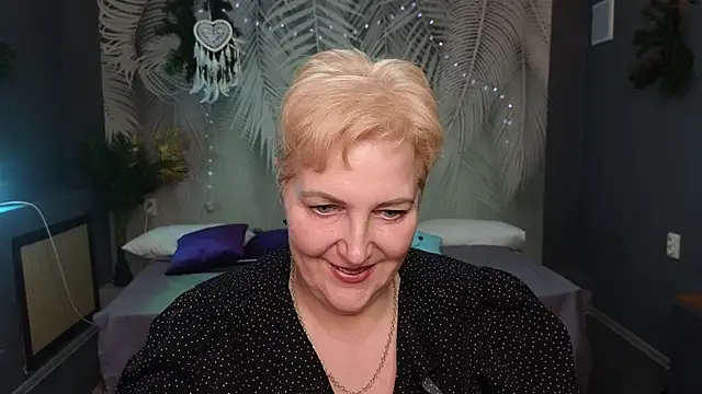 Snapshot of Sandra_Snow chatting on 01-23-25, 02:39 Sandra Snow online show from 01-23-25, 02:39