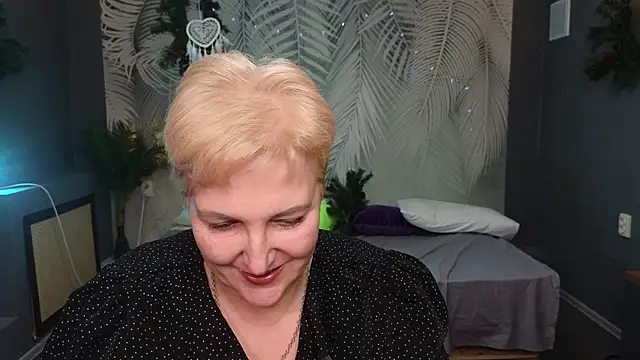 Snapshot of Sandra_Snow chatting on 01-23-25, 05:42 Sandra Snow online show from 01-23-25, 05:42