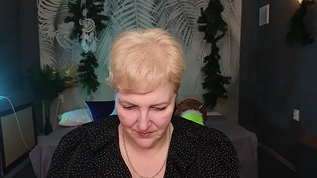 Snapshot of Sandra_Snow chatting on 01-18-25, 02:23 Sandra Snow online show from 01-18-25, 02:23