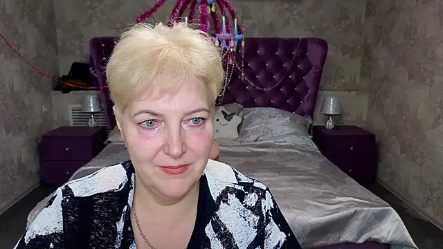 Snapshot of Sandra_Snow chatting on 02-15-25, 02:22 Sandra Snow online show from 02-15-25, 02:22