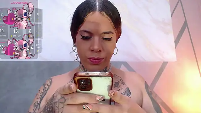 Snapshot of BriannaSweet_ chatting on 03-07-25, 02:01 BriannaSweet online show from 03-07-25, 02:01