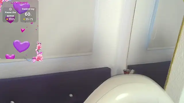 Snapshot of Noah_Jhonson chatting on 10-24-25, 09:47 Noah Jhonson online show from 10-24-25, 09:47