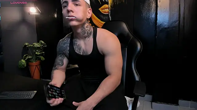 Flynn Riider online show from 11-19-25, 05:35