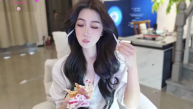 pinnnnnnk online show from 02-11-26, 11:48