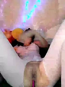 Snapshot of Sweety-Cat chatting on 01-06-25, 01:09 Sweety-Cat online show from 01-06-25, 01:09