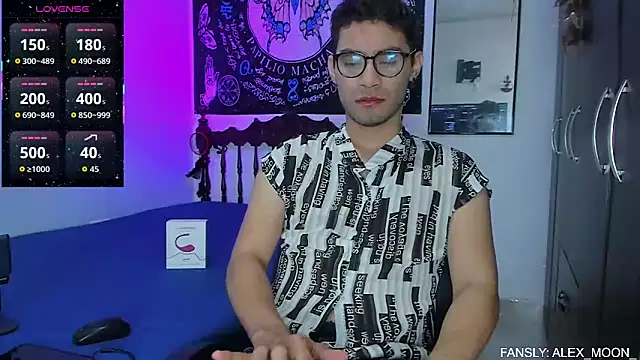 Snapshot of alexdesire chatting on 10-13-25, 01:23 alexdesire online show from 10-13-25, 01:23