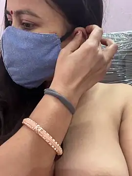 Snapshot of nehas chatting on 03-18-25, 12:17 nehas online show from 03-18-25, 12:17