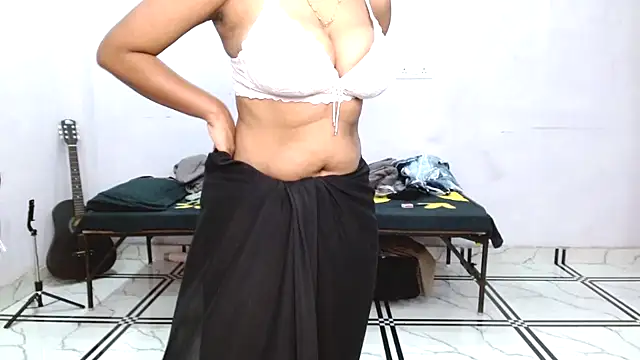 hinaa khan online show from 07-15-26, 07:54