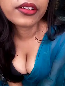 hinaa khan online show from 11-09-25, 04:33