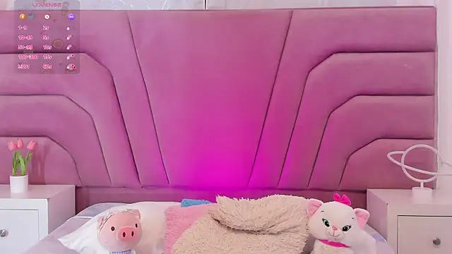 Snapshot of zoewillian chatting on 03-11-25, 03:12 zoewillian online show from 03-11-25, 03:12