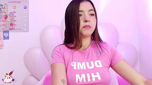 Snapshot of zoewillian chatting on 01-07-26, 12:26 zoewillian online show from 01-07-26, 12:26