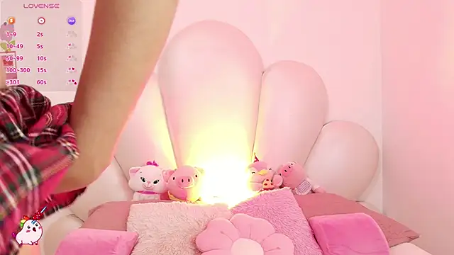 Snapshot of zoewillian chatting on 11-09-25, 04:05 zoewillian online show from 11-09-25, 04:05