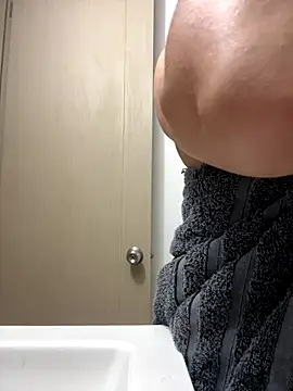 Snapshot of zoewillian chatting on 12-21-25, 09:37 zoewillian online show from 12-21-25, 09:37