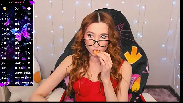 Snapshot of emily_cline chatting on 10-13-25, 02:18 emily cline online show from 10-13-25, 02:18