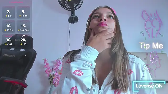 HaleyAmaya online show from 10-31-25, 12:46