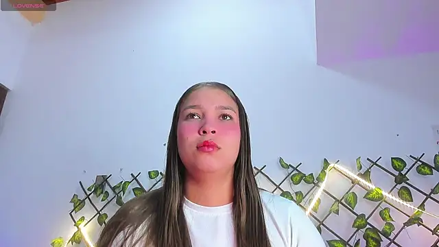 HaleyAmaya online show from 07-11-26, 01:39