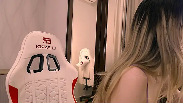 Babby Rabbit online show from 12-18-25, 01:26