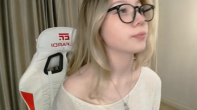 Babby Rabbit online show from 10-10-25, 05:25