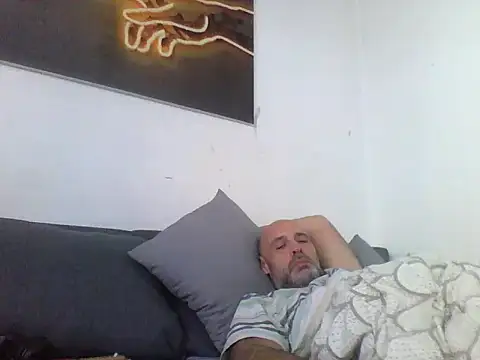 Snapshot of Avamereandmikel chatting on 10-17-25, 12:29 Avamereandmikel online show from 10-17-25, 12:29