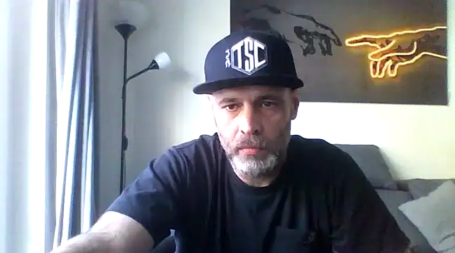 Snapshot of Avamereandmikel chatting on 02-26-25, 04:16 Avamereandmikel online show from 02-26-25, 04:16