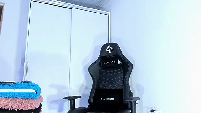 Dulce smith 1 online show from 11-13-25, 01:20