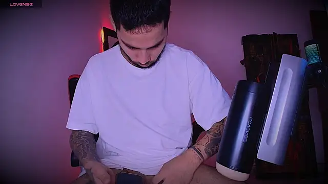 Junihn0 online show from 12-21-25, 07:04