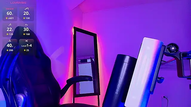 Junihn0 online show from 12-17-25, 06:57