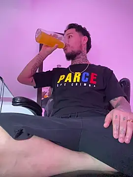 Junihn0 online show from 10-09-25, 09:04