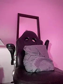 Junihn0 online show from 10-08-25, 08:53