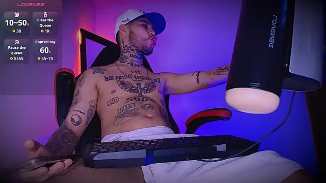 Junihn0 online show from 01-13-26, 07:18