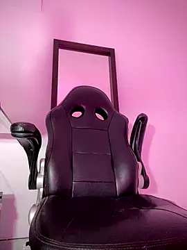 Junihn0 online show from 09-29-25, 08:58