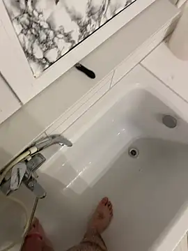 Snapshot of Loco42- chatting on 12-24-24, 03:58 Loco42- online show from 12-24-24, 03:58